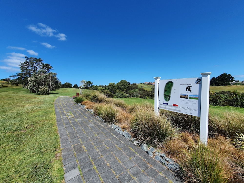Whangaparaoa Lodge Motel 67/70
