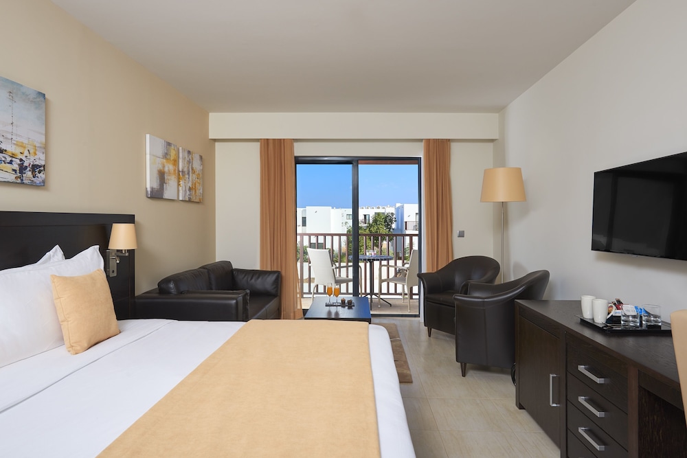 Melia Llana Beach Resort Spa 4/50