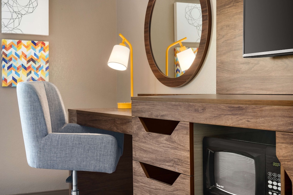 Hampton Inn St Louis Columbia 23/37