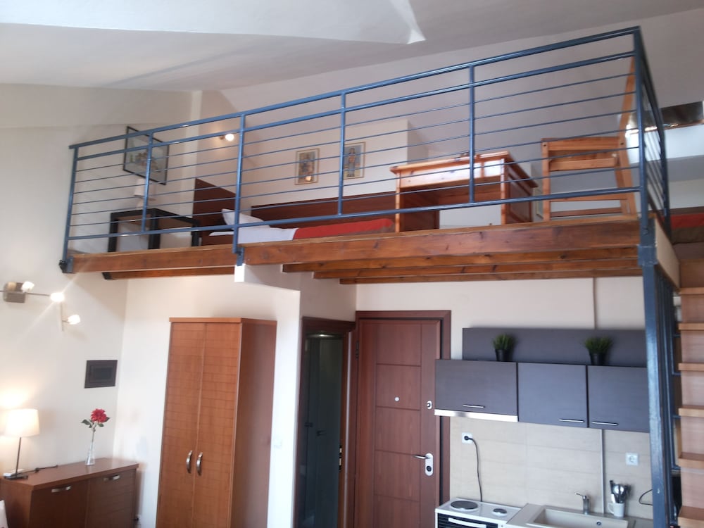 Kripis Studios Thessaloniki 41/50