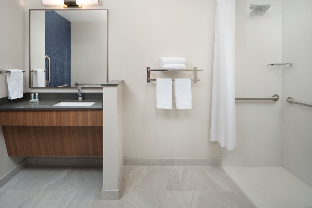 Fairfield Inn & Suites Fort Lauderdale Northwest 26/27