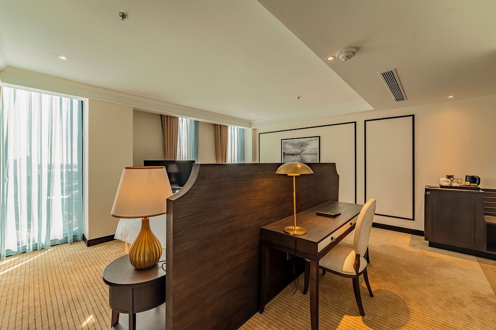 Charmant Suites a Boutique Hotel Can Tho 6/50