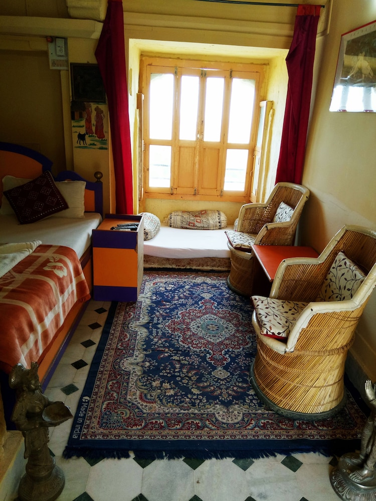 Vista Rooms at Old Royal Palace 22/38
