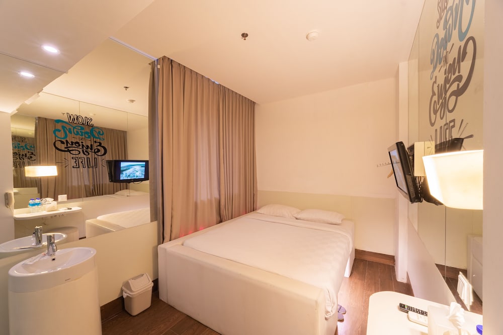 J.ICON HIP HOTEL 12/53