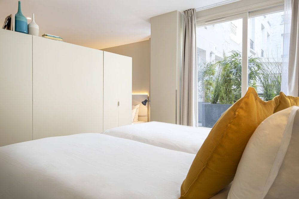 Hotel Magenta 38 by Happyculture 34/71