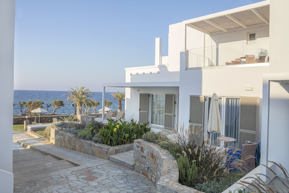 Maritimo Beach Hotel in AGIOS NIKOLAOS