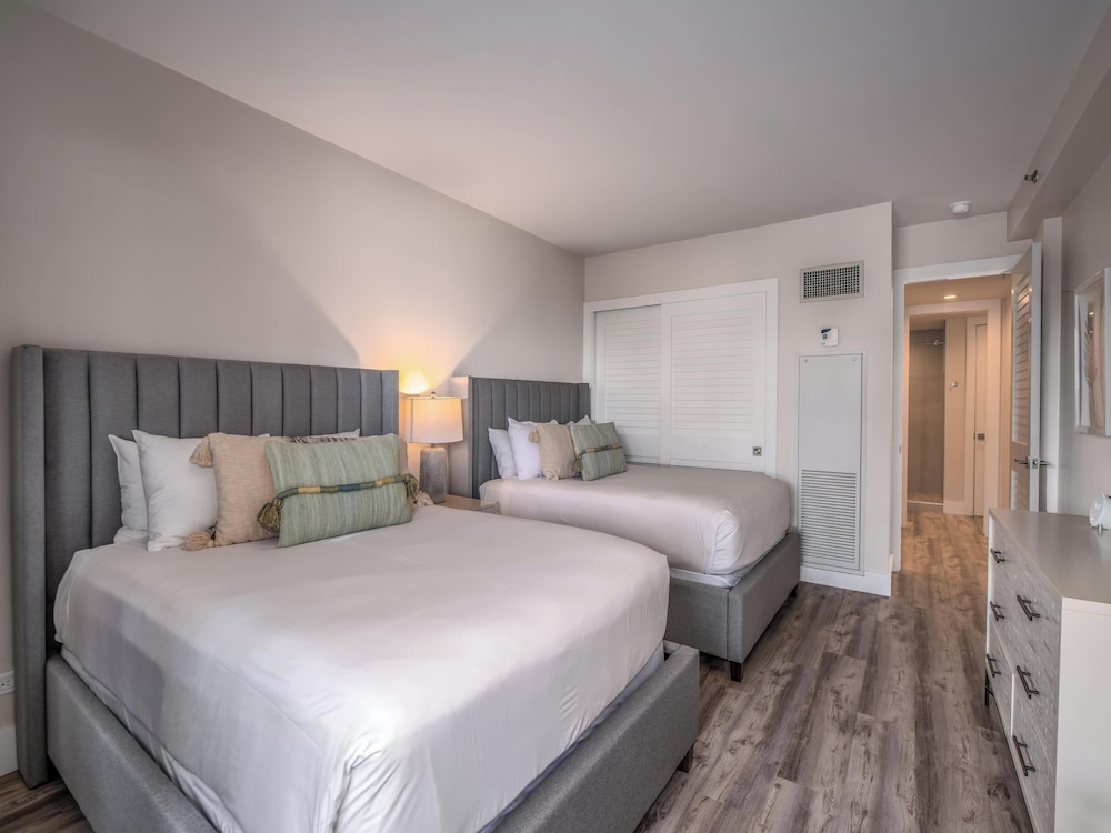 3 BEDROOMS, CONDO