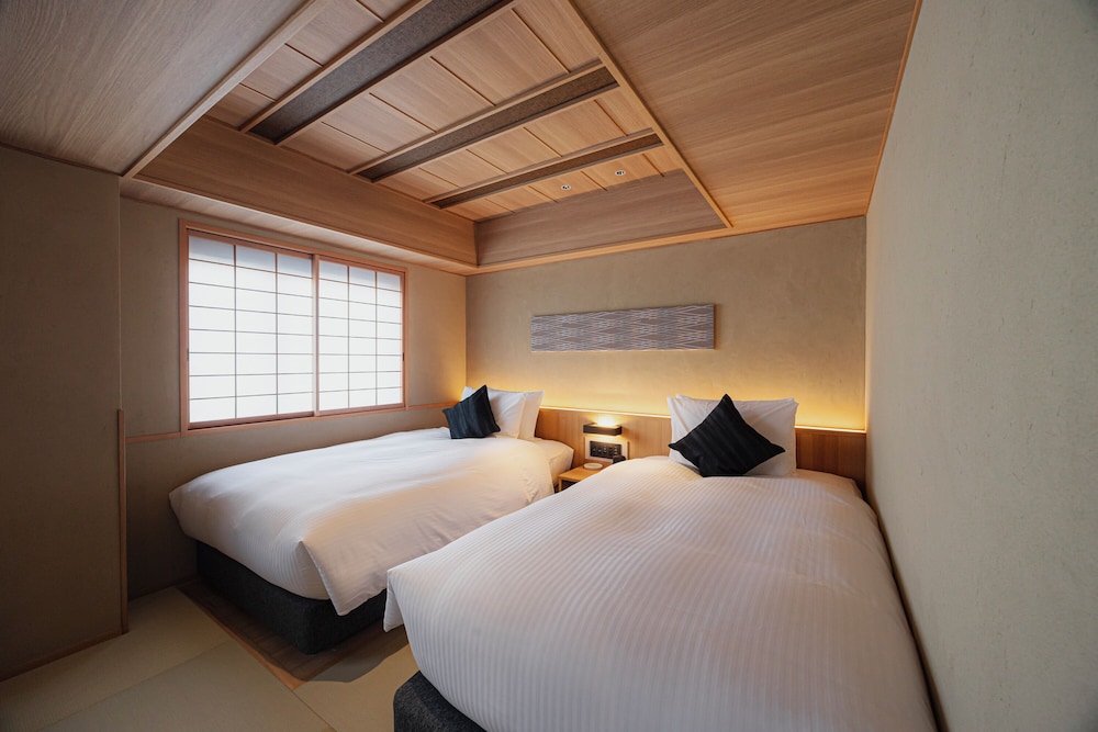 SUPERIOR, TWIN BEDS