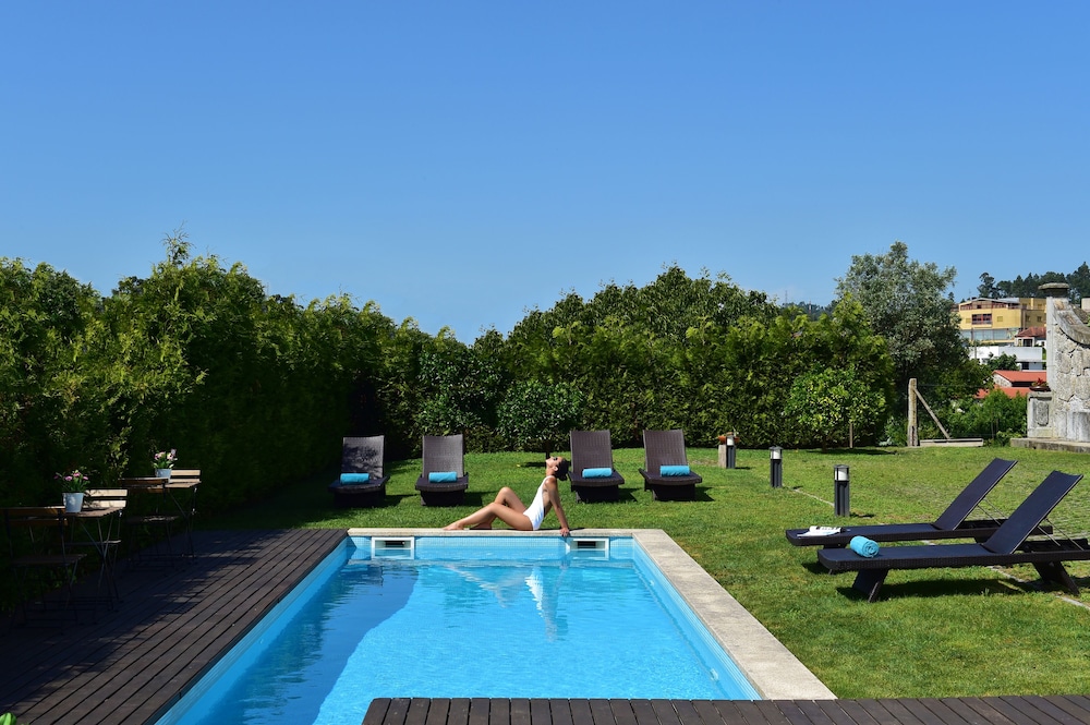 SOLAR EGAS MONIZ CHARMING HOUSE AND LOCAL EXPERIENCE 30/50