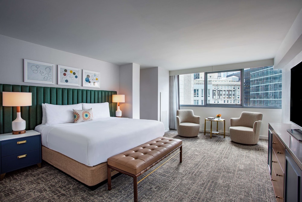 ROOM, KING BED, ACCESSIBLE