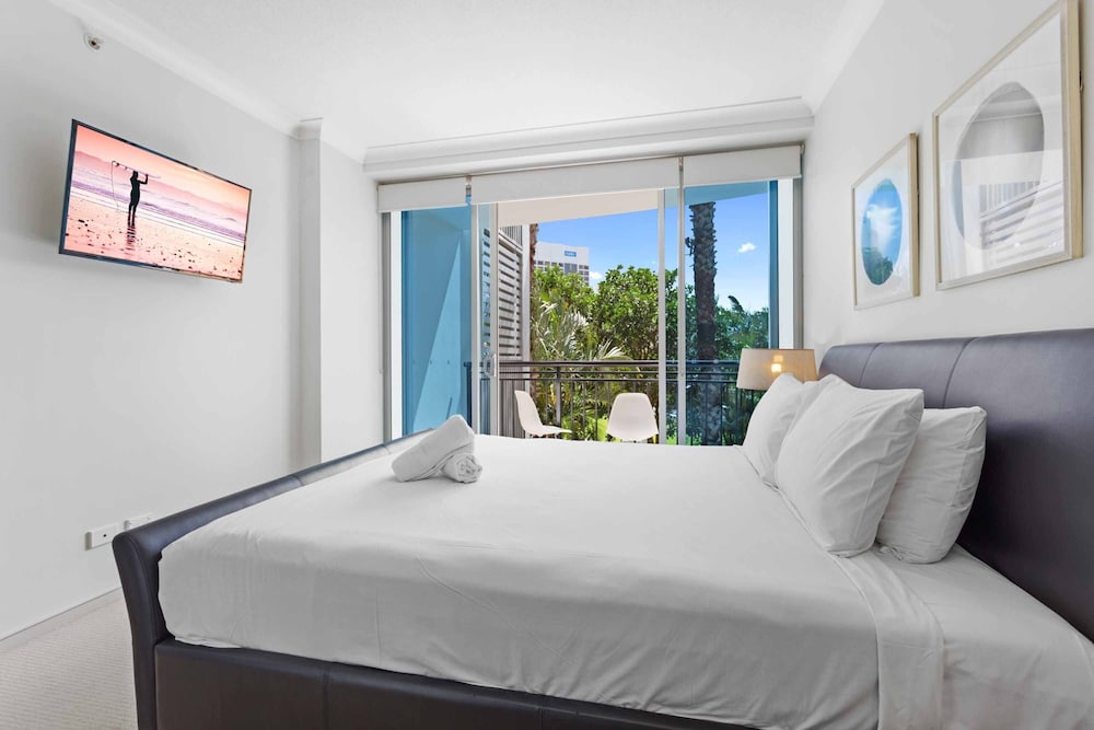 2 Bedrooms, Apartment, King and Twin Beds, Garden View, 2 Bathrooms