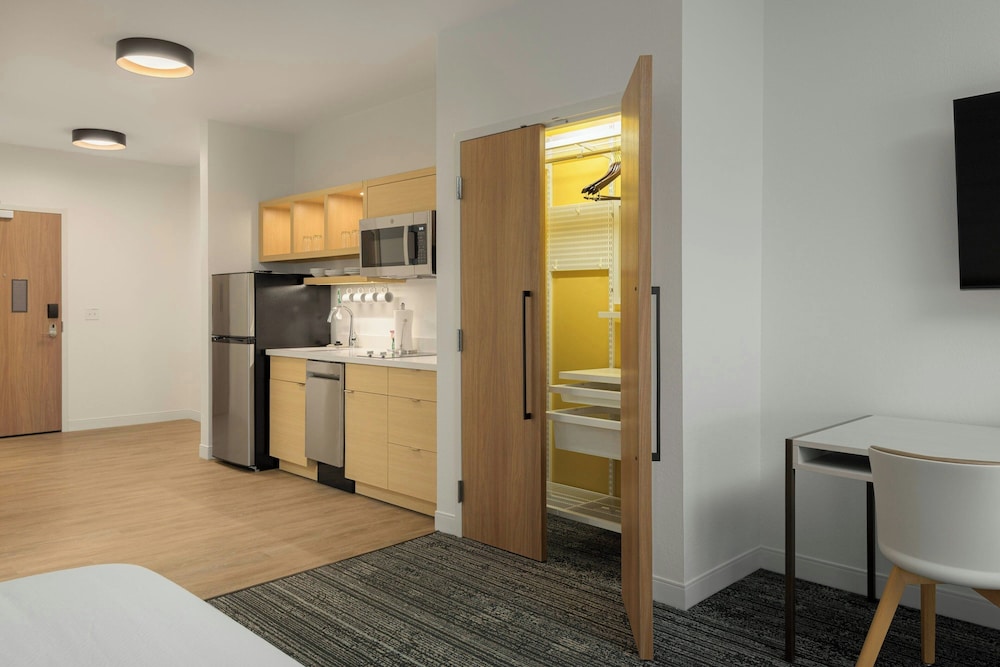 Towneplace Suites By Marriott Cincinnati Oakley 25/37