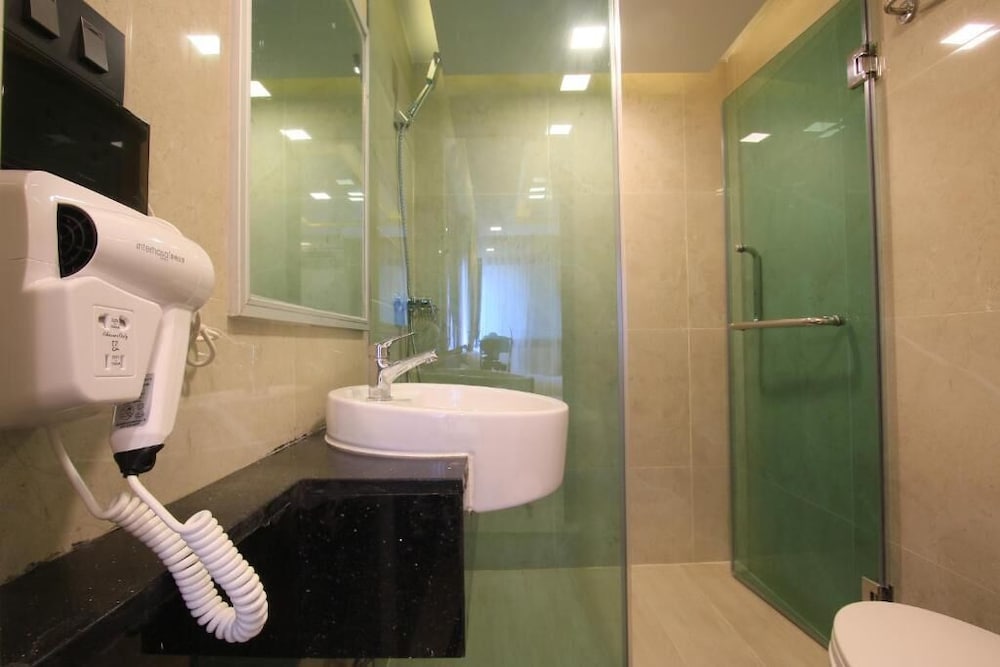 Pratunam Atrium Hotel 37/44