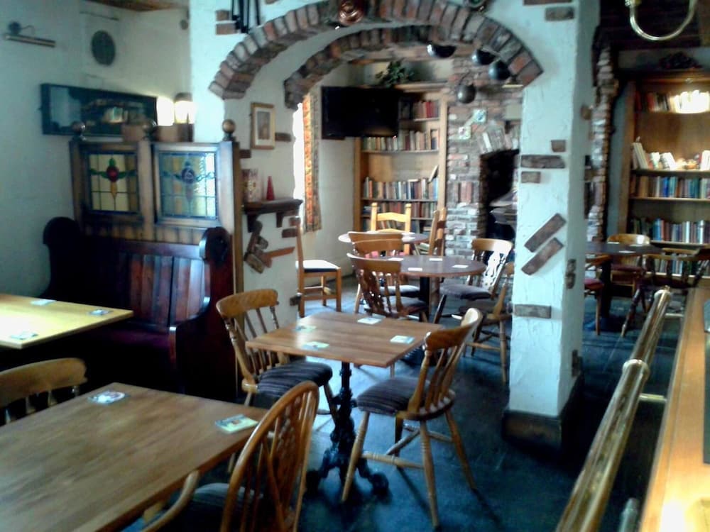 The Victoria Hotel 30/39