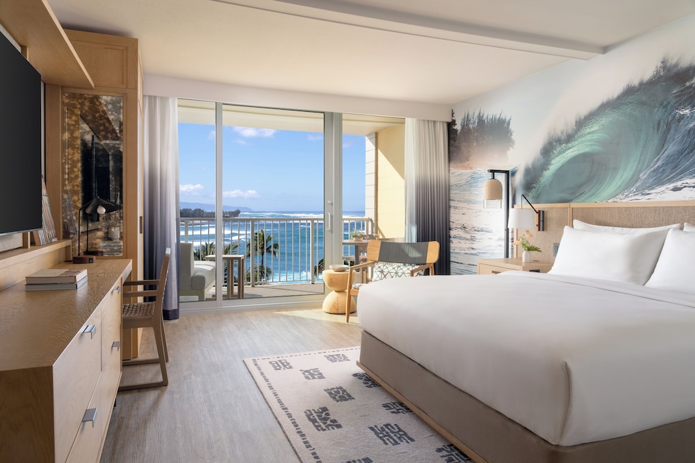 LANAI, PREMIUM, KING BED, OCEAN FRONT, ACCESSIBLE