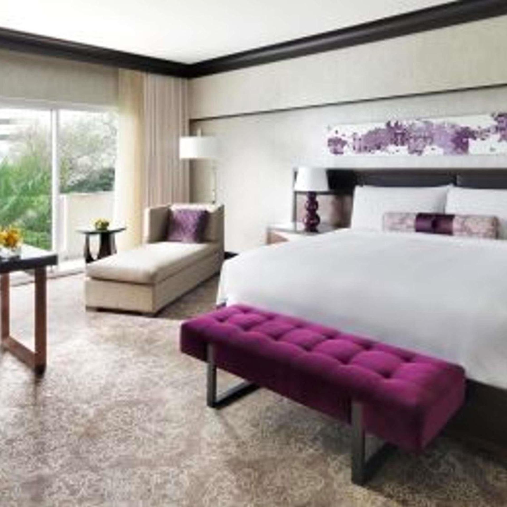 Fairmont, King Bed, City View, Balcony
