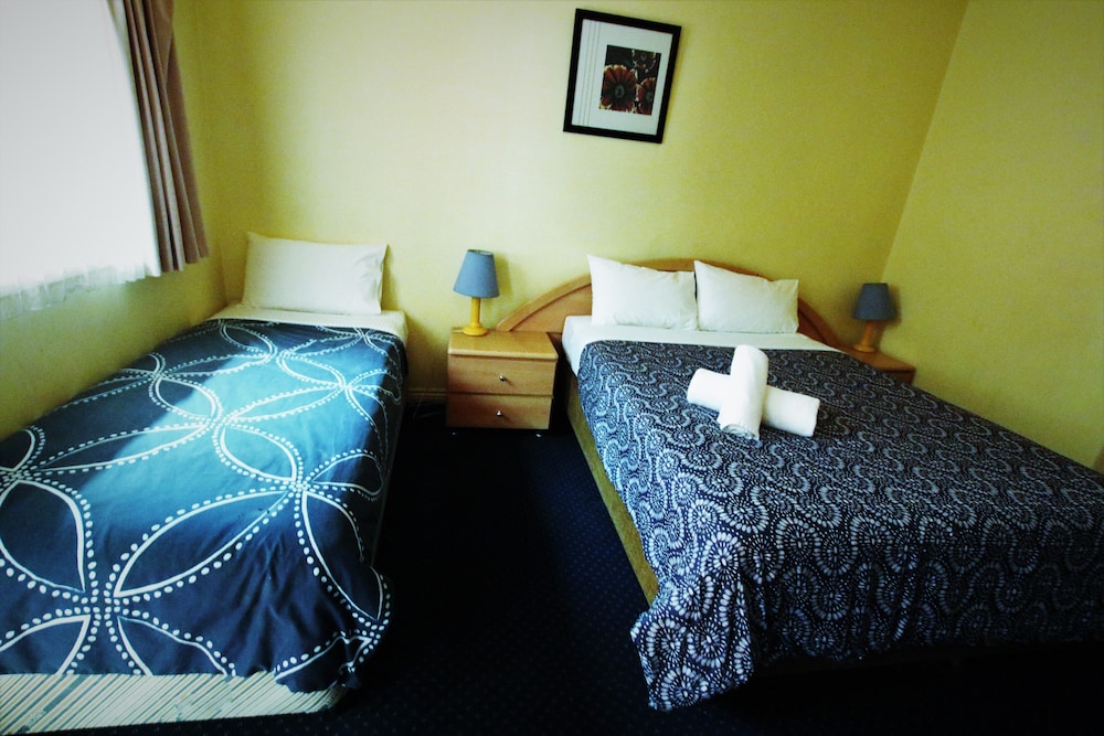 City East Motel 21/41