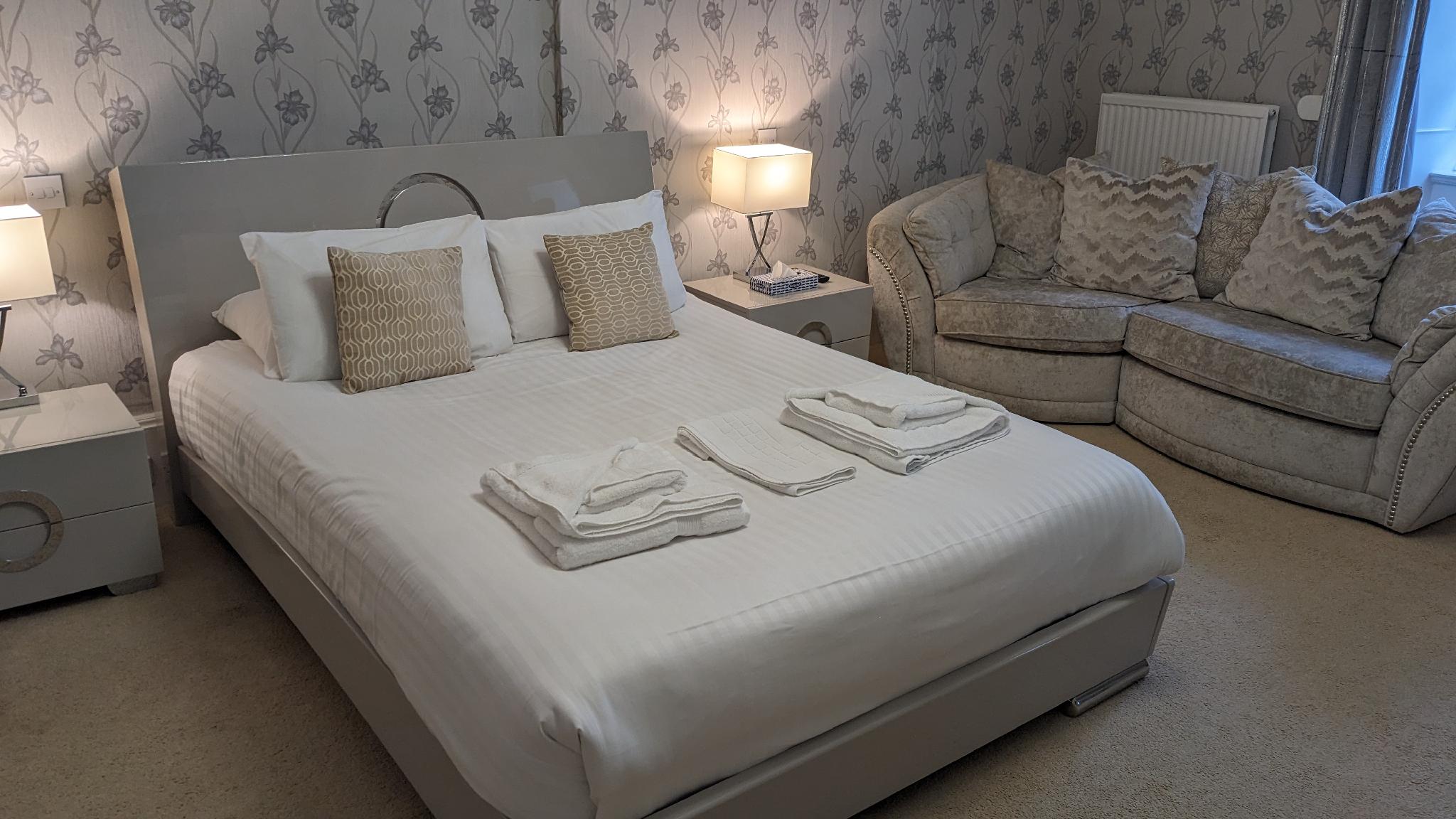 Honeymoon, Suite