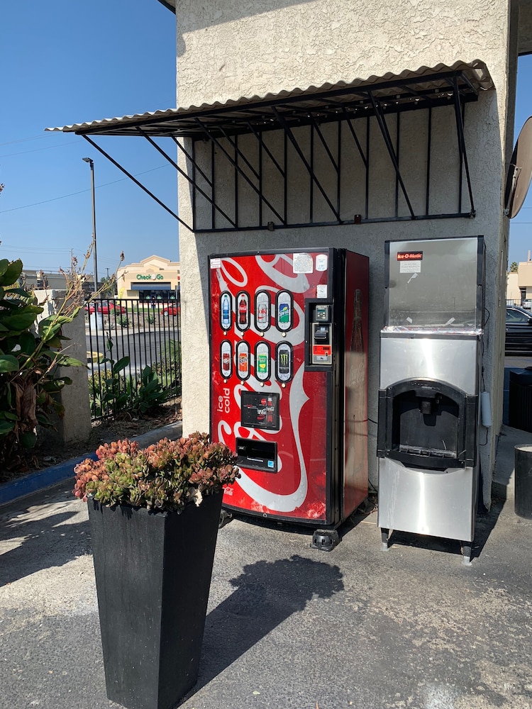Morada Inn and Suites 43/55
