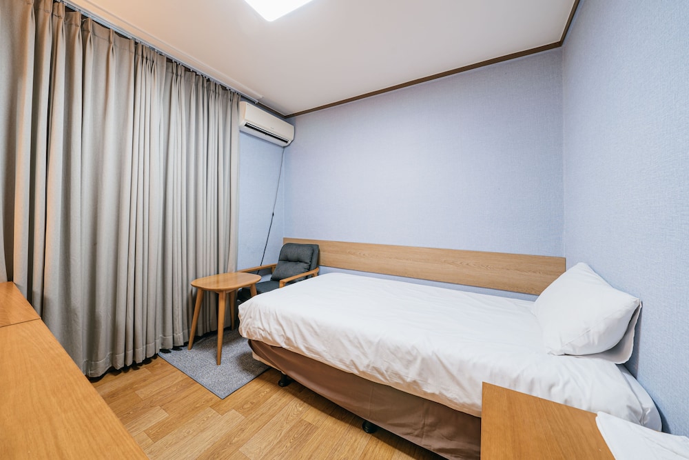 Miju Hotel 25/50