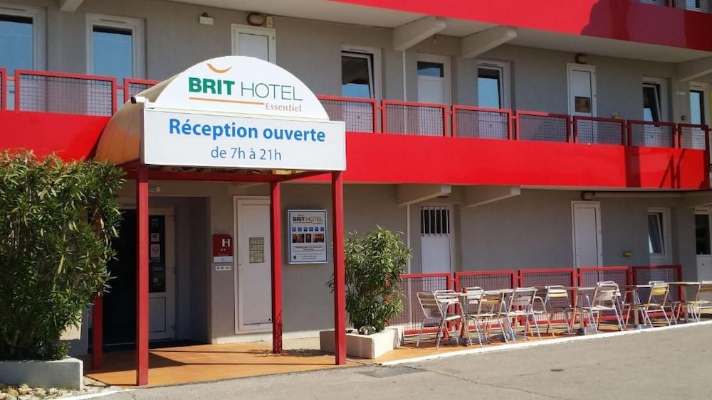 Brit Hotel Essentiel Sete Balaruc 10/50
