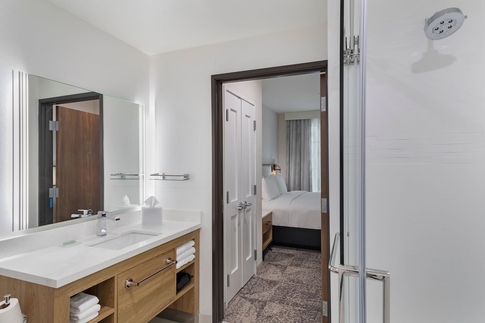 Residence Inn Chatsworth 39/43