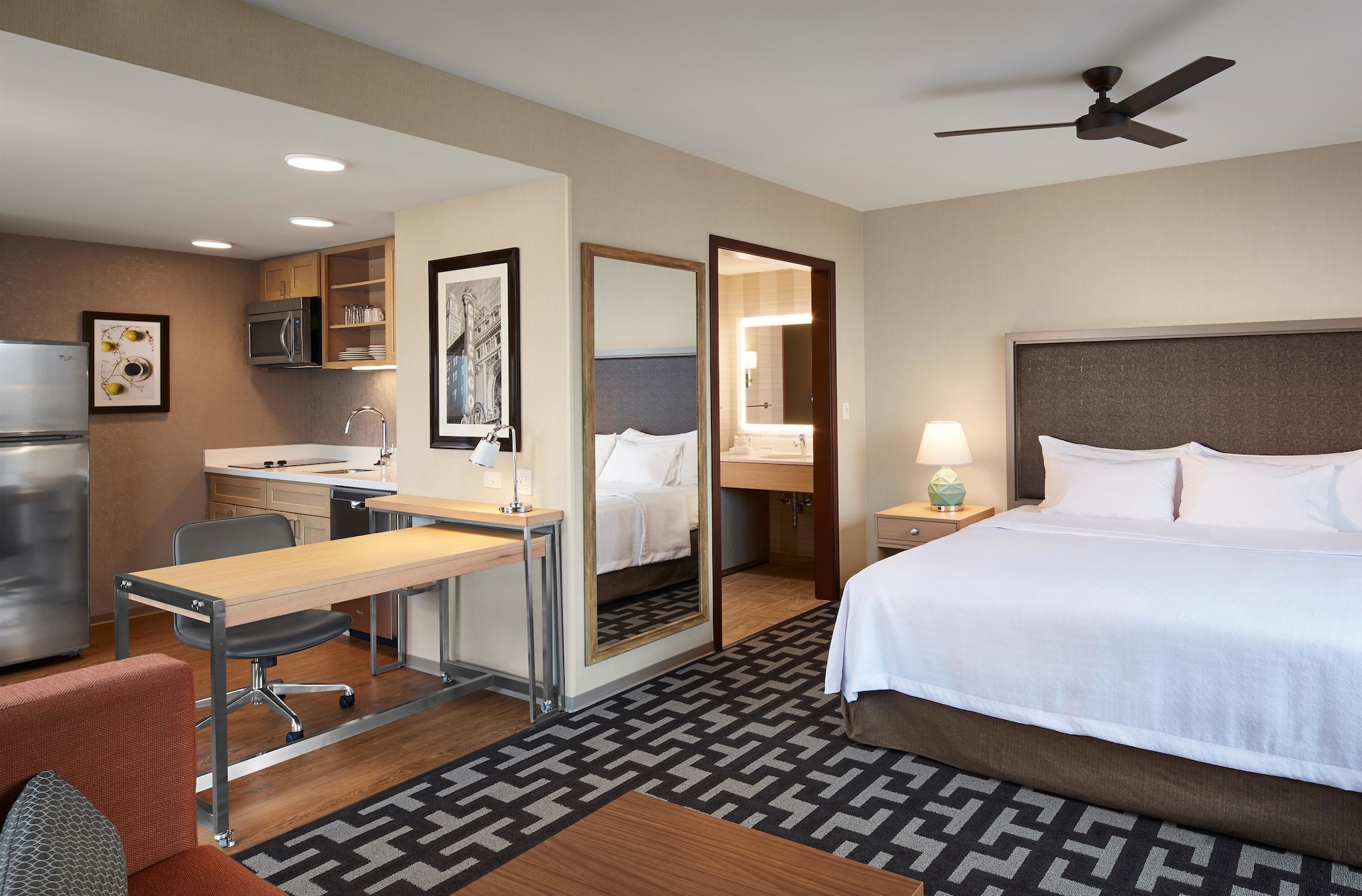 STUDIO, KING BED, ACCESSIBLE