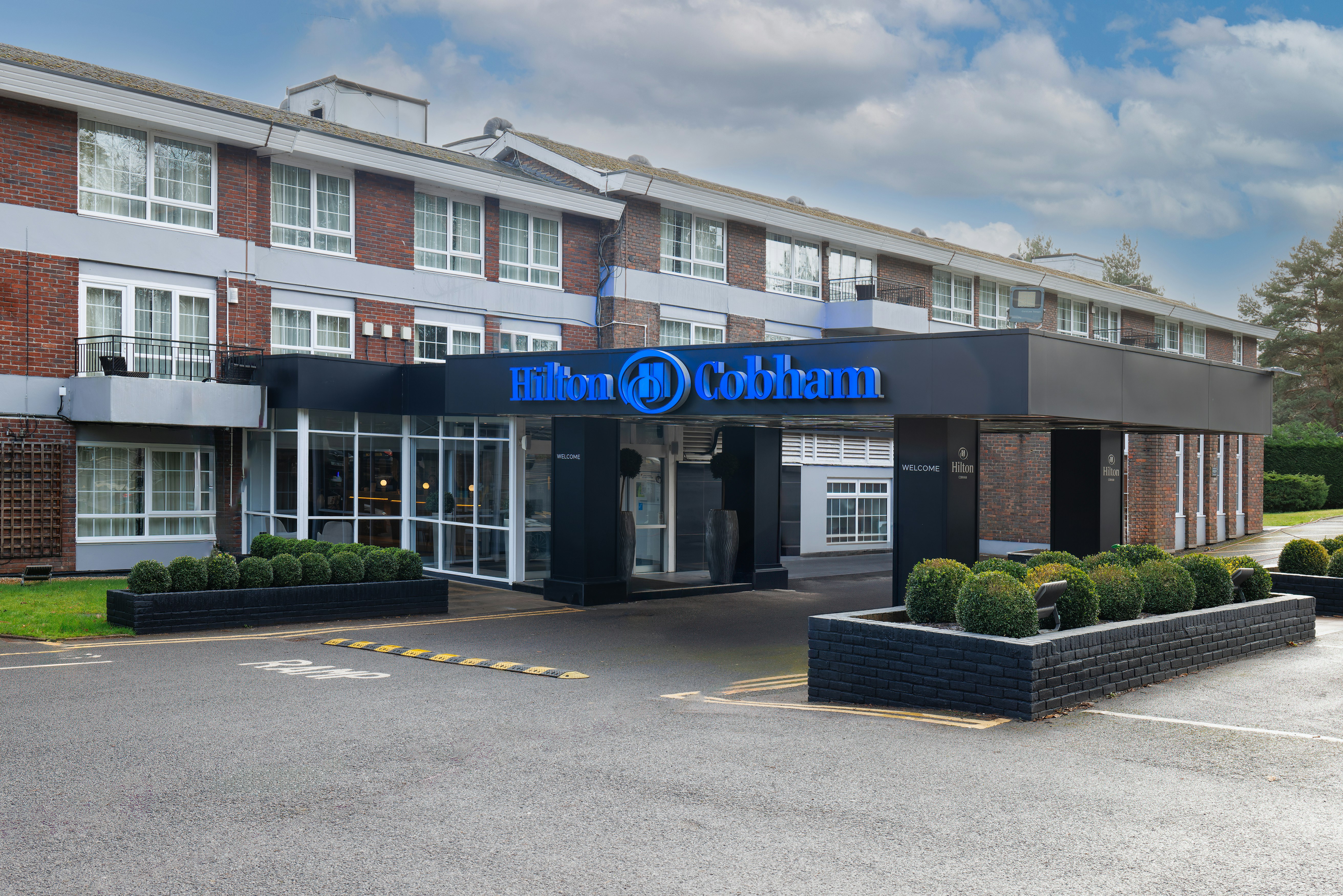 Hilton Cobham 41/50