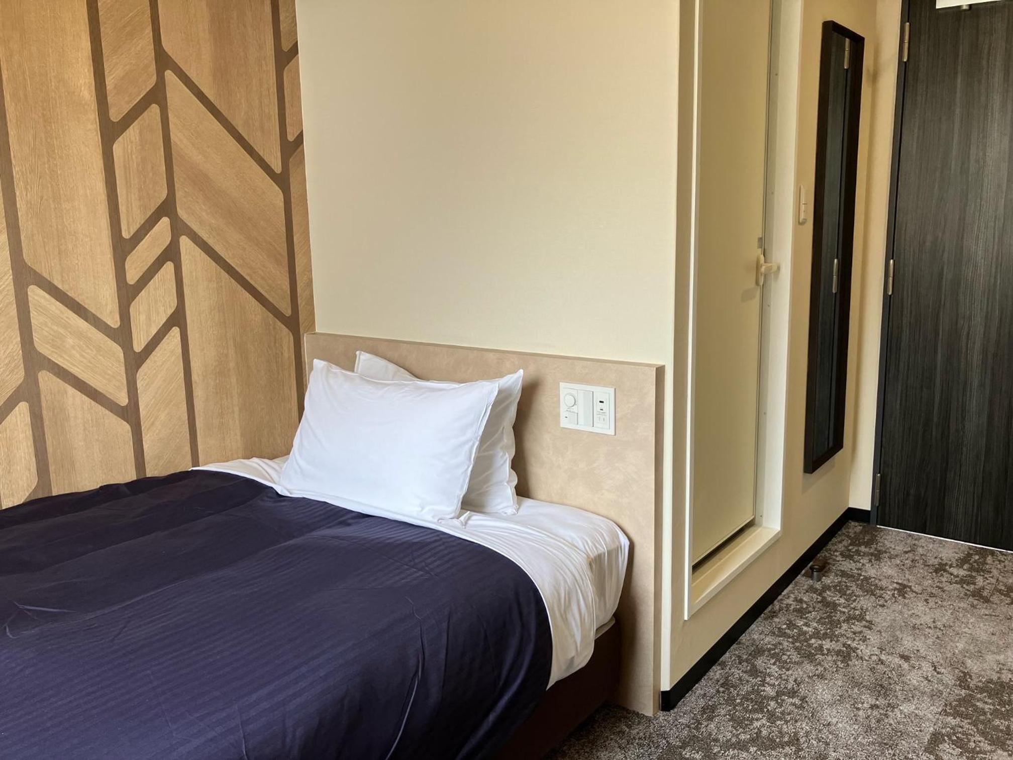 Semi Room, Semi Double Bed, Small