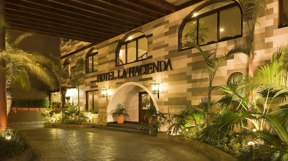 LA HACIENDA MIRAFLORES 46/50