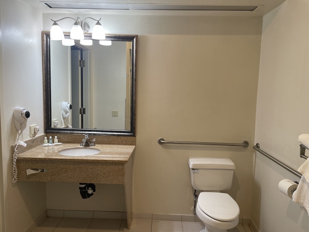 Quality Inn & Suites Longview Kelso 41/44