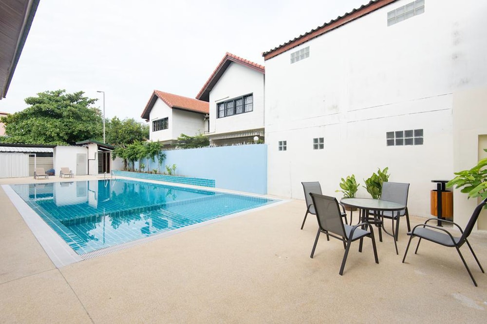 The President Hotel at Chokchai 4 48/57