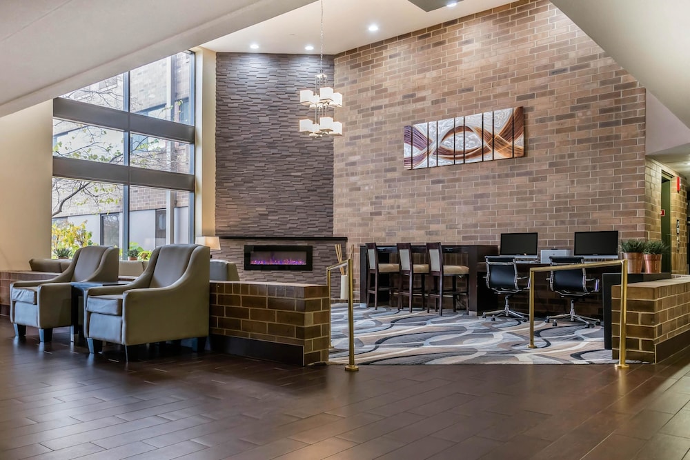 Quality Inn & Suites Mall of America - MSP Airport 32/38
