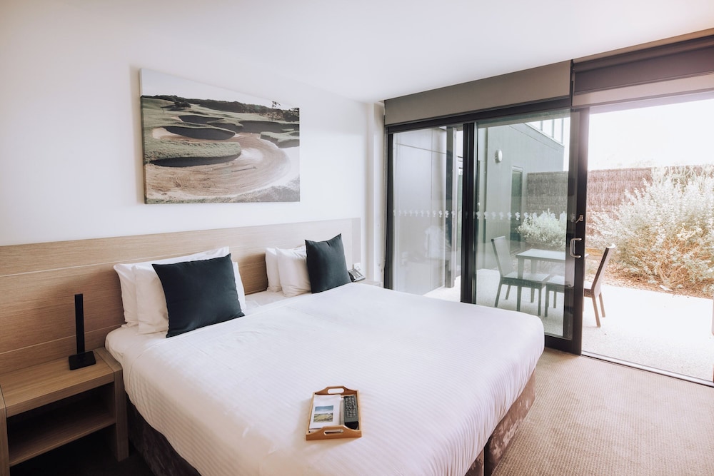 Mercure Portsea 12/67