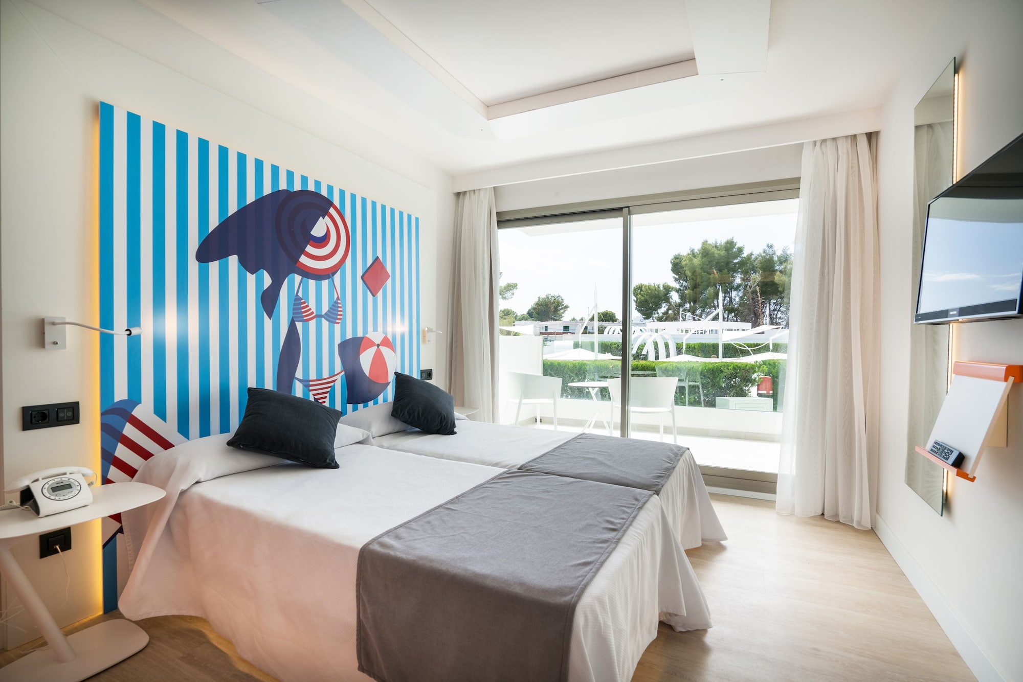 SUPERIOR, SINGLE, DOUBLE BED, POOL VIEW, BALCONY