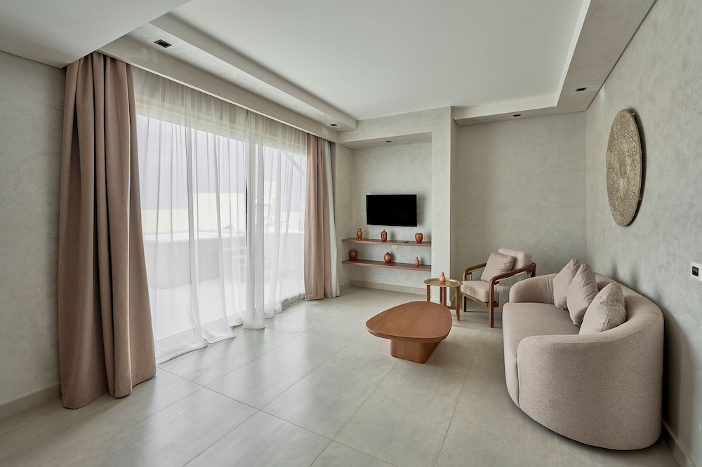 True Beach Resort 32/58