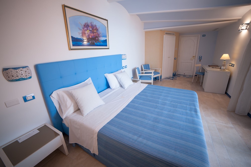 Hotel Rufolo 12/71