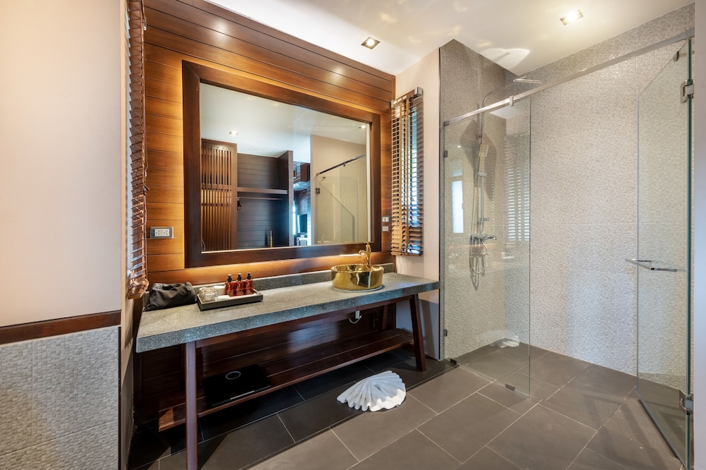 Nirvana Beach Resort and Spa 46/50