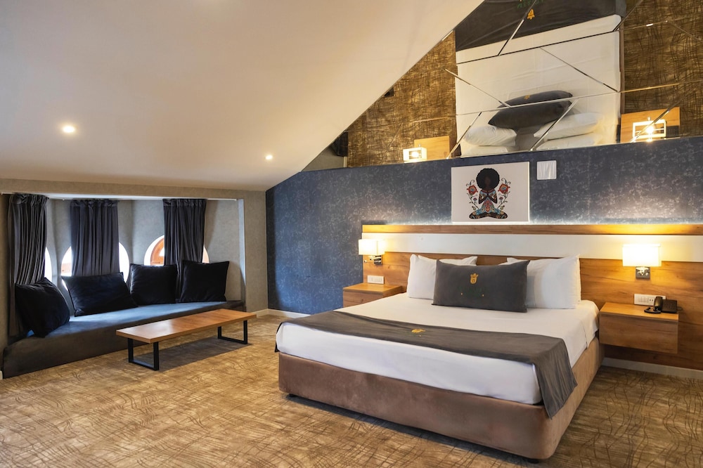 LUXURY, DOUBLE BED