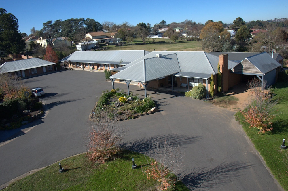 SWAGGERS MOTOR INN(FORMERLY Sundowner Yass) 1/46