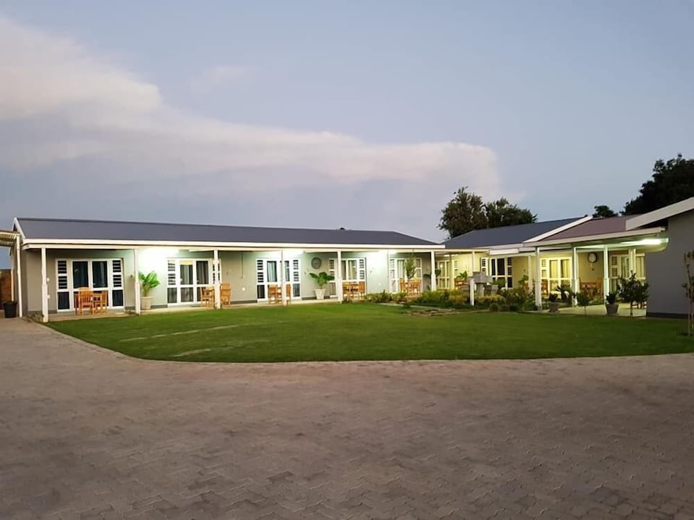 Graceland Guesthouse 1/50