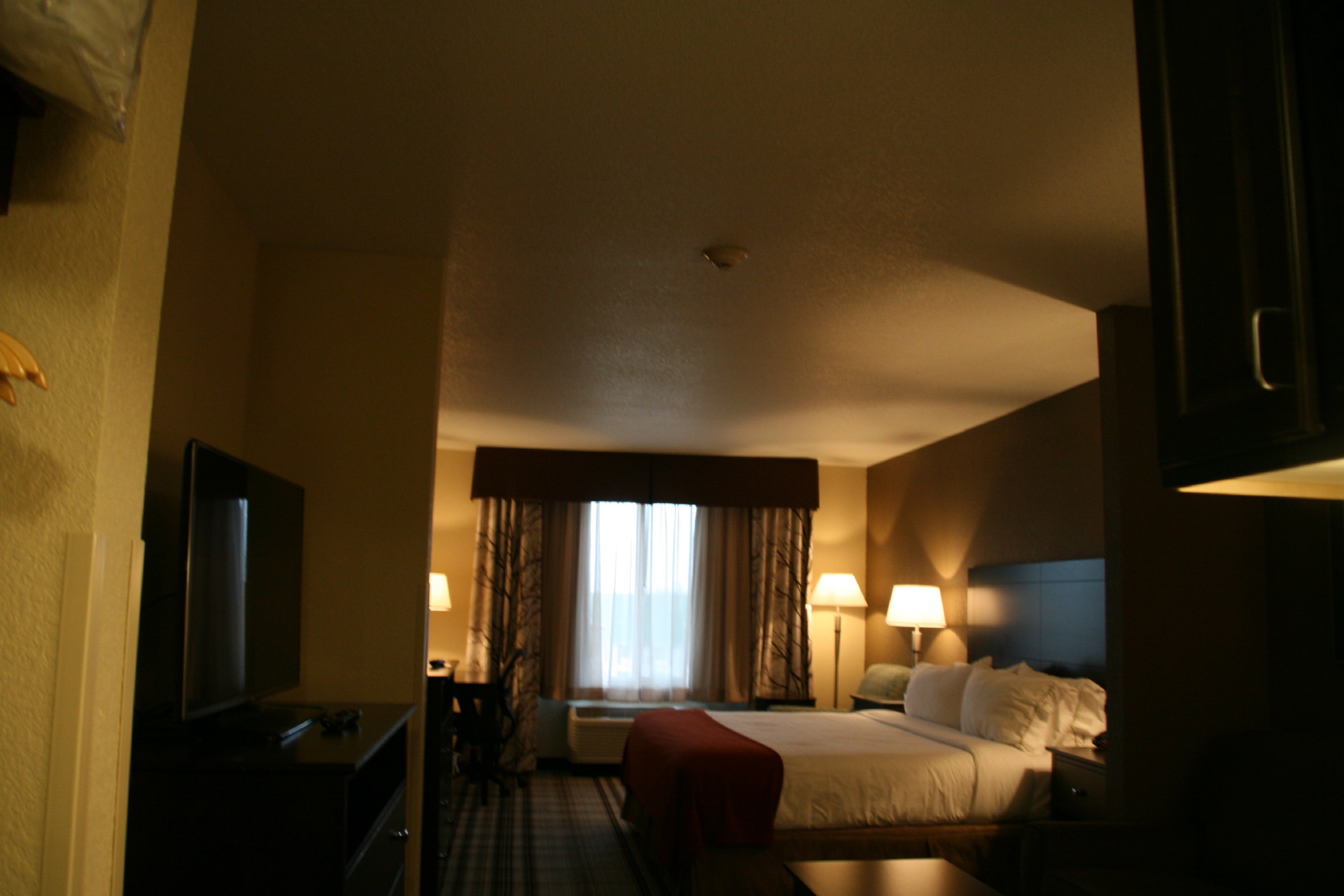 Holiday Inn Express Suites Nevada 25/66