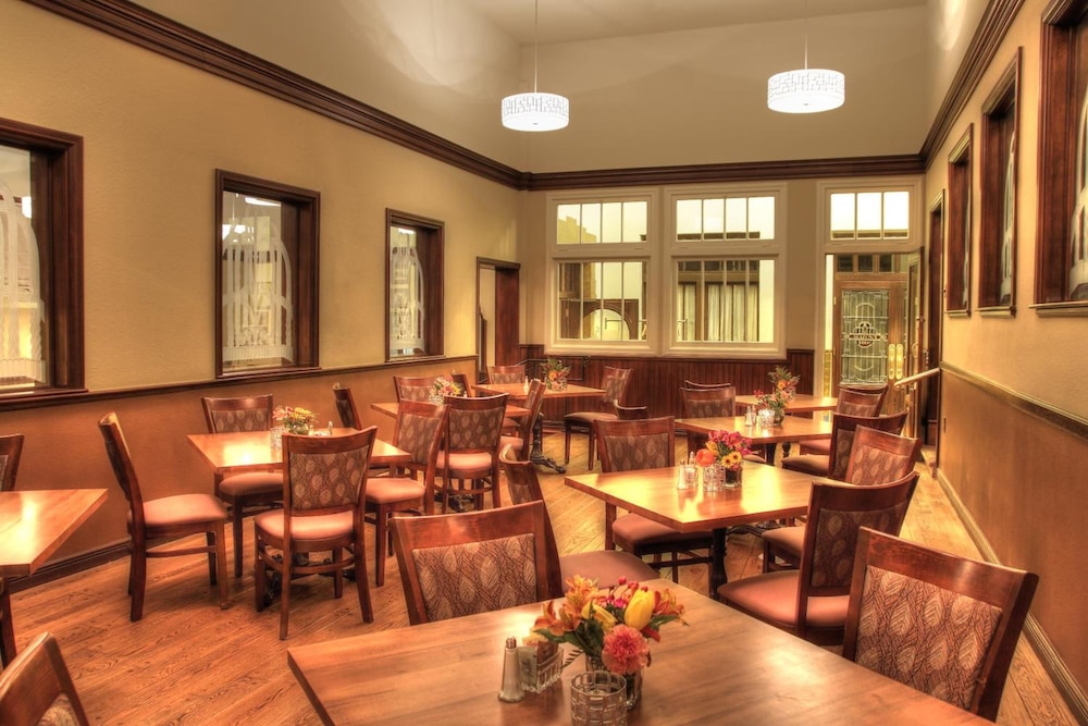 Hassayampa Inn 46/61
