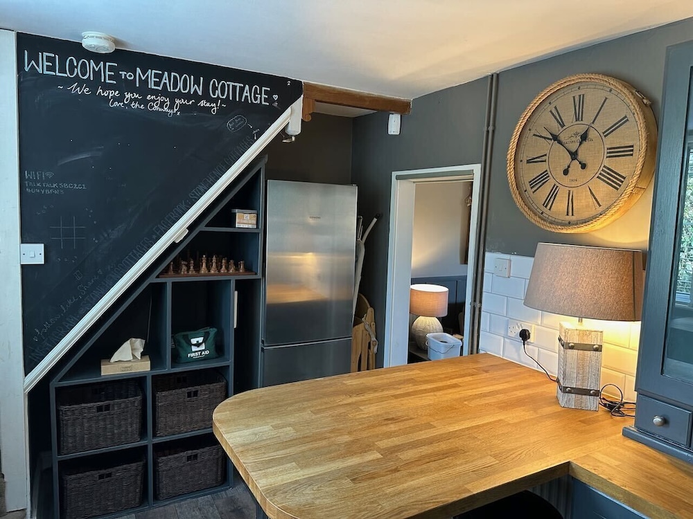 Meadow Cottage 6/50
