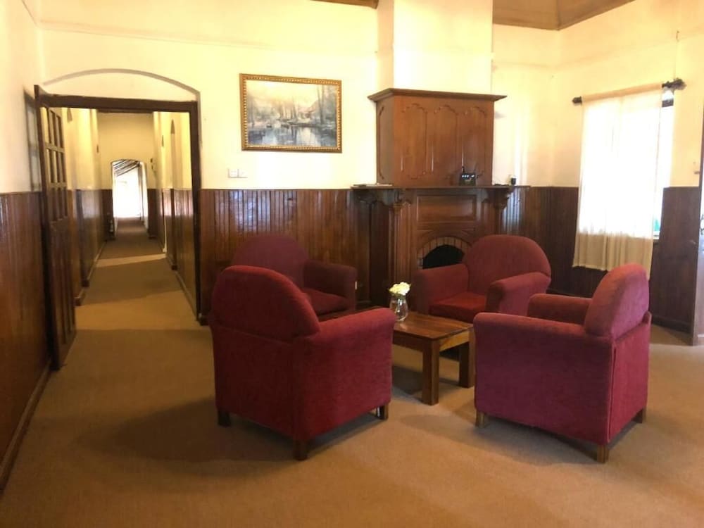 Tea Bush Hotel 38/71