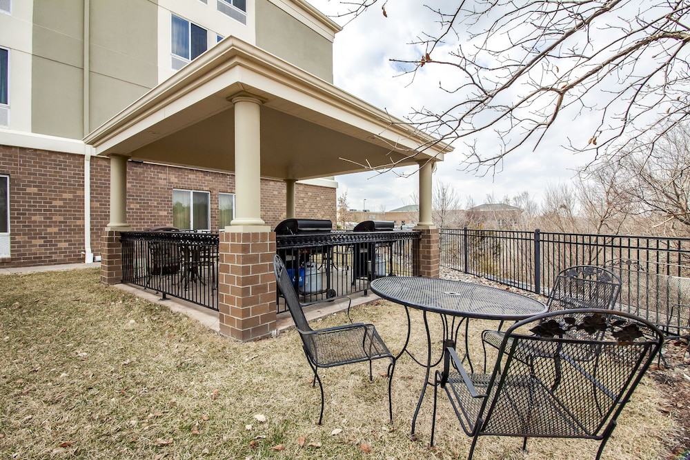 Candlewood Suites Lincoln 24/42