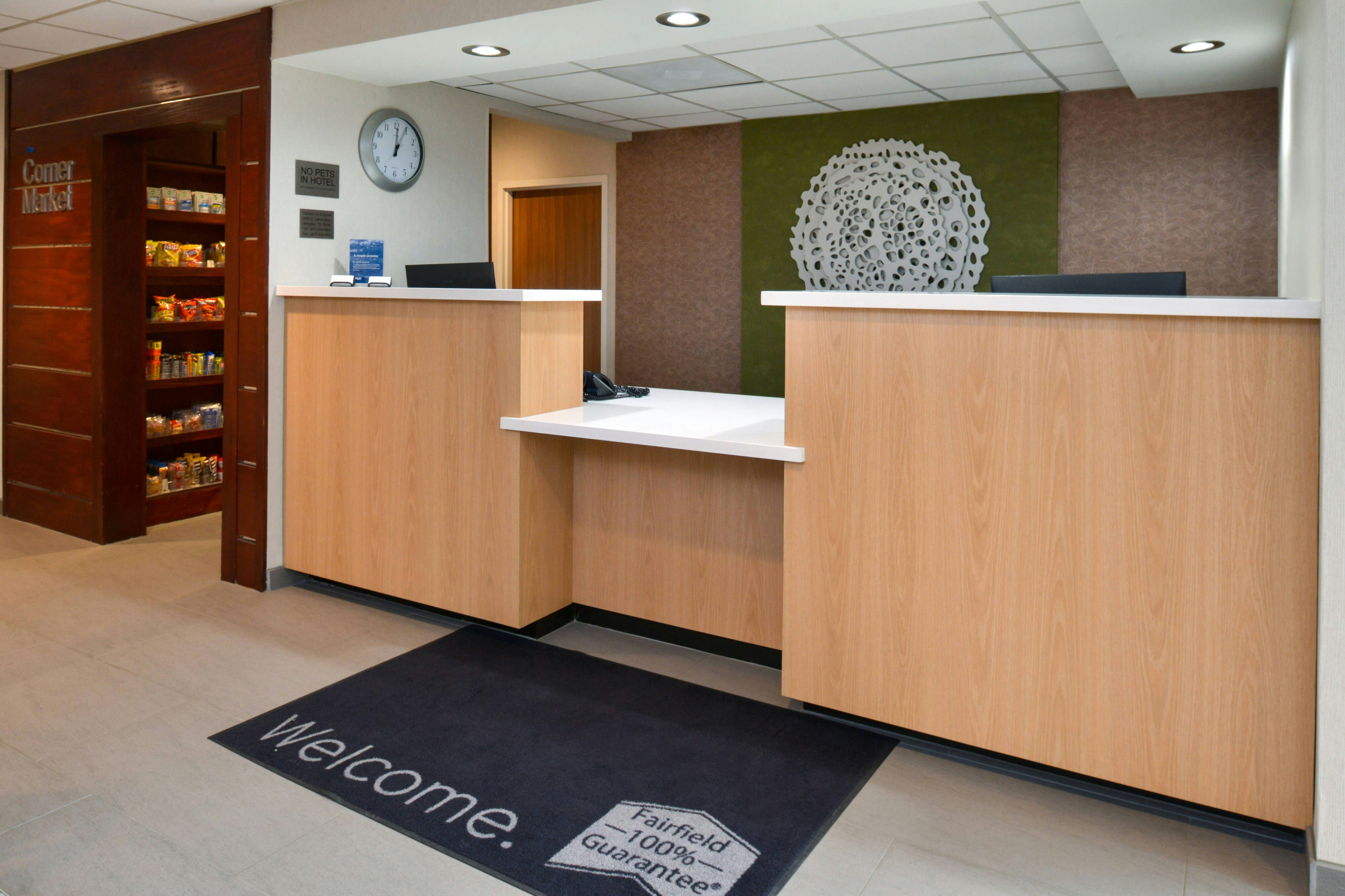 Lobby at FAIRFIELD INN SUITES BY MARRIOTT ARLINGTON SIX FLAGS, ARLINGTON - TX