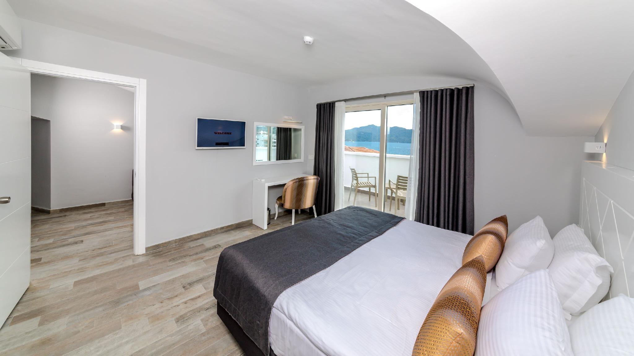SUITE ROOM