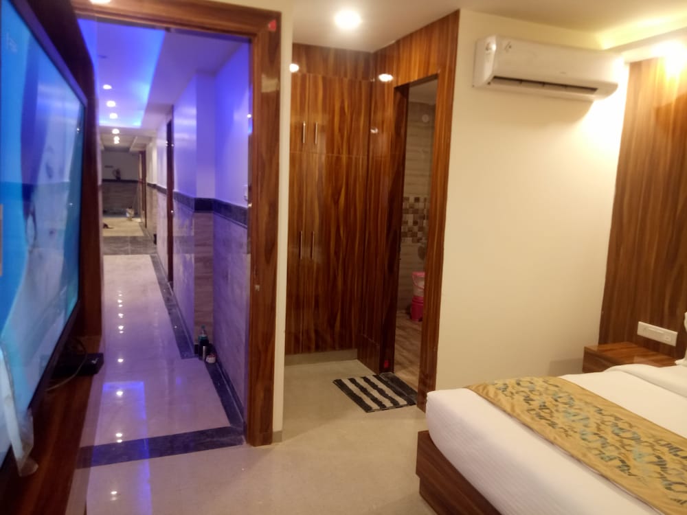 Olivia Hotels 34/61