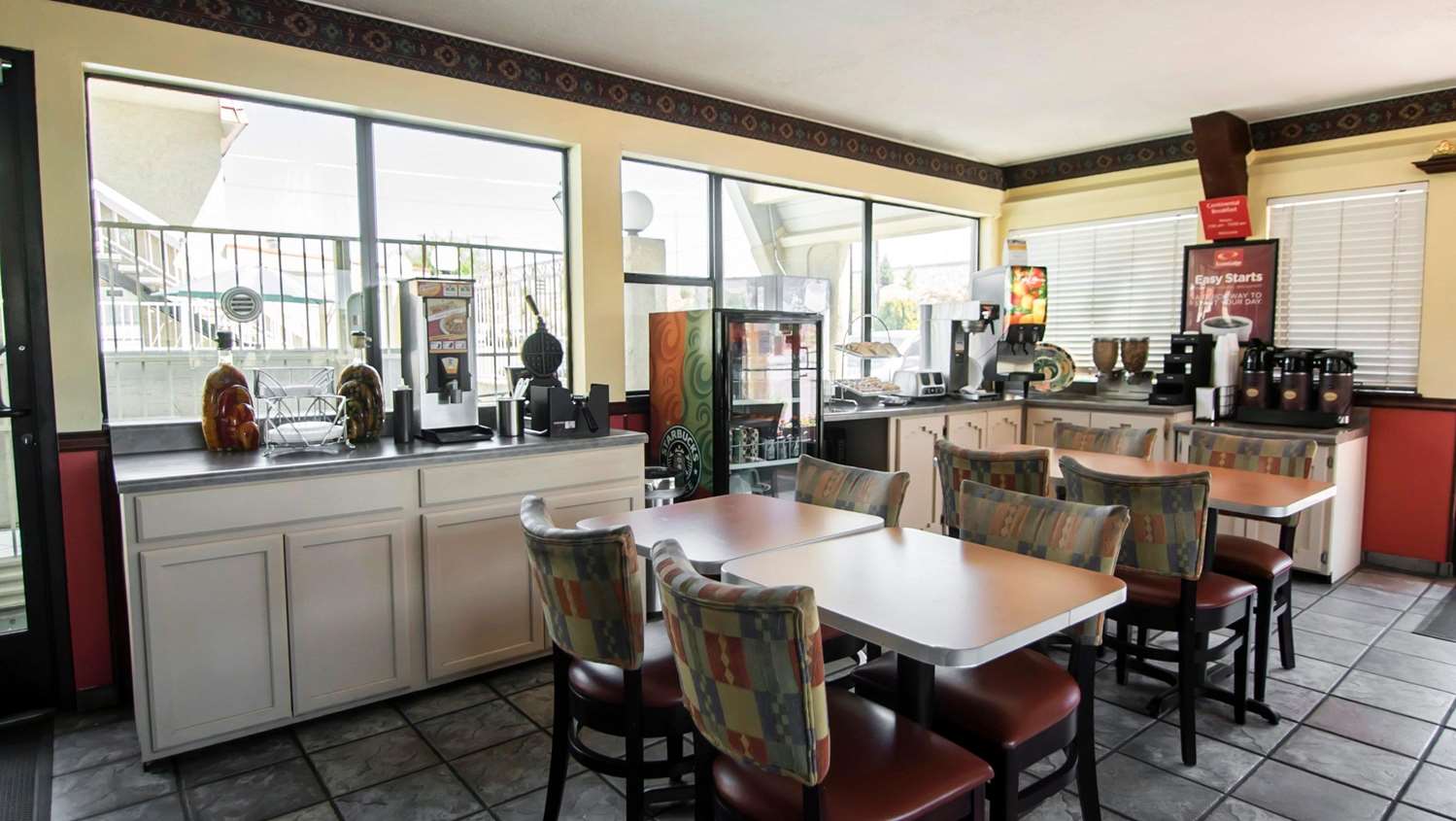 Super 8 by Wyndham Albuquerque Downtown 11/15
